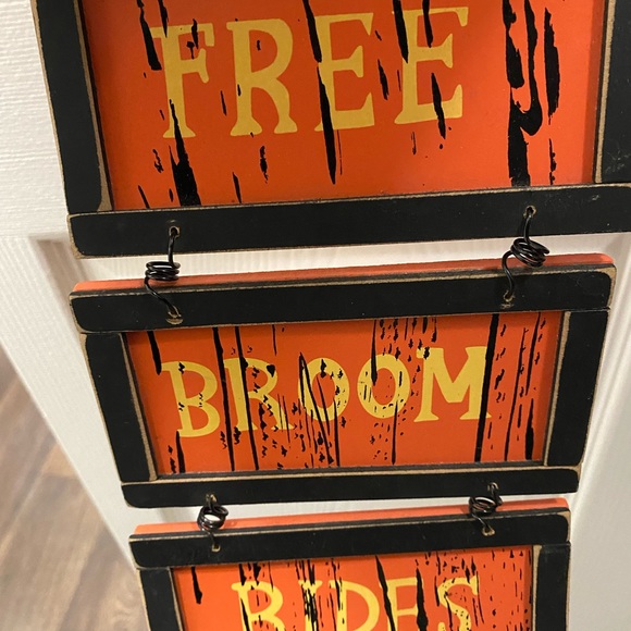 Free Broom Rides Signage 🧙🧹🎃 - Picture 3 of 3